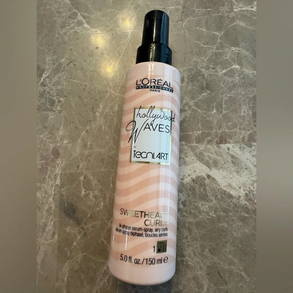 L'Oreal Professionnel Hollywood Waves Sweetheart Curls Serum-Spray
5.0 oz - Picture 2 of 5